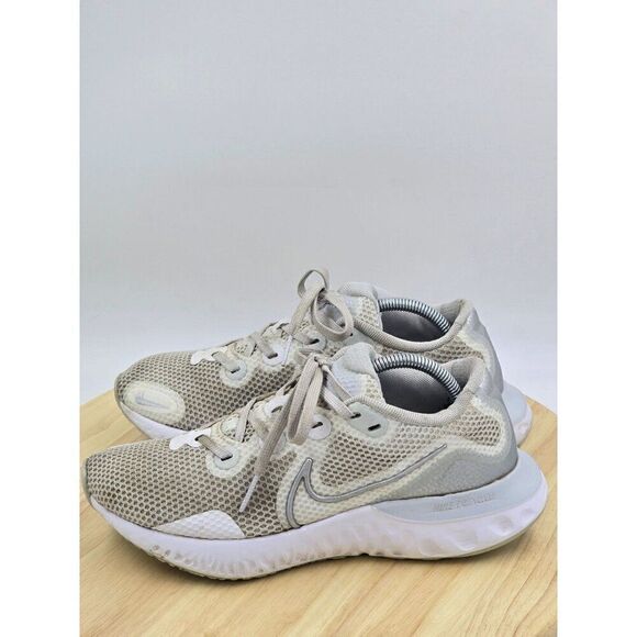 Nike Womens Renew Run CK6360-003 White Running Shoes Sneakers Size 7.0 - Picture 2 of 10